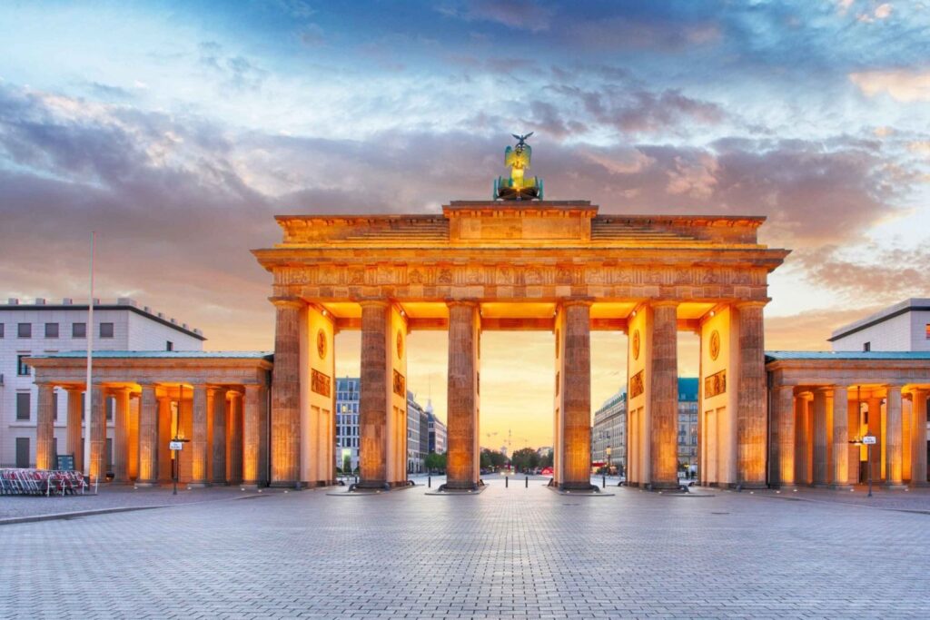 Berlin Walking Tour To The Top 10 Sightseeing Attractions 3065721 1024x683